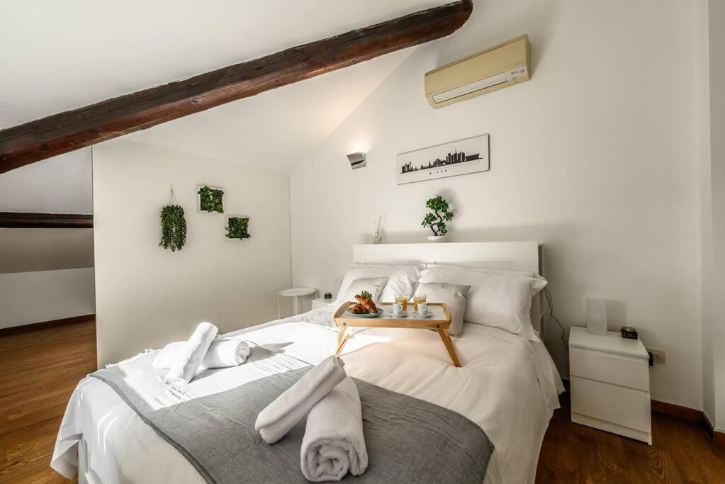 Buenos Aires' Nest - 10 Minutes From Duomo With Terrace Apartment Milan Bagian luar foto