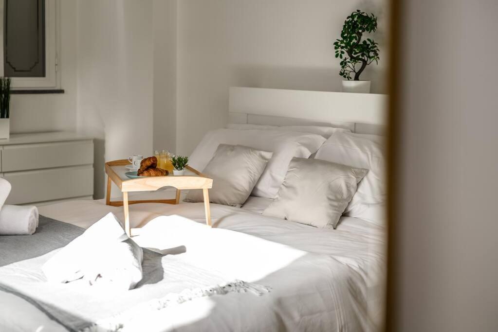 Buenos Aires' Nest - 10 Minutes From Duomo With Terrace Apartment Milan Bagian luar foto