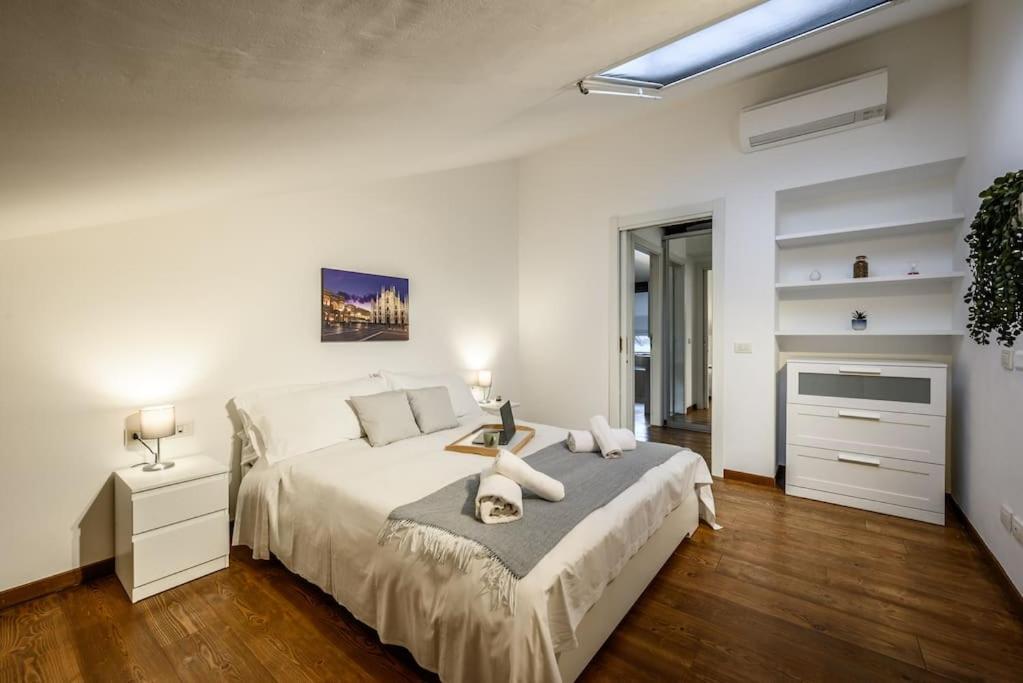 Buenos Aires' Nest - 10 Minutes From Duomo With Terrace Apartment Milan Bagian luar foto