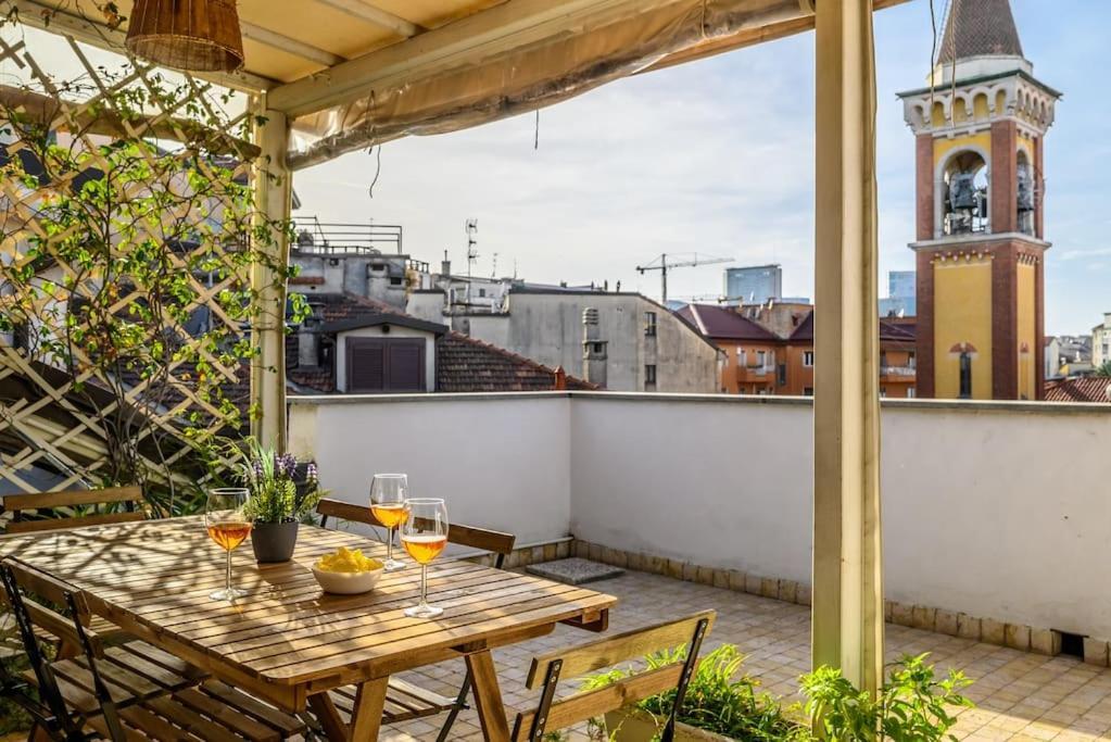 Buenos Aires' Nest - 10 Minutes From Duomo With Terrace Apartment Milan Bagian luar foto